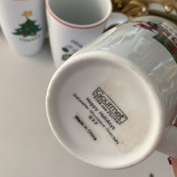 Fitz and Floyd Christmas Mugs tall set of 4 holidays red white green - Picture 6 of 6